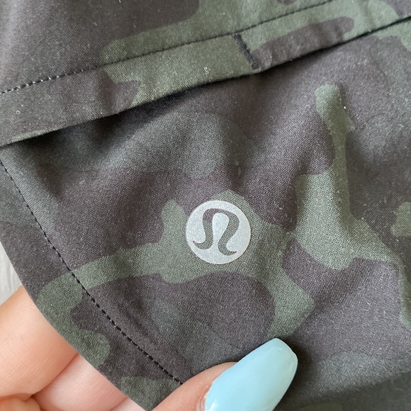 lululemon speed up shorts - Picture 3 of 3